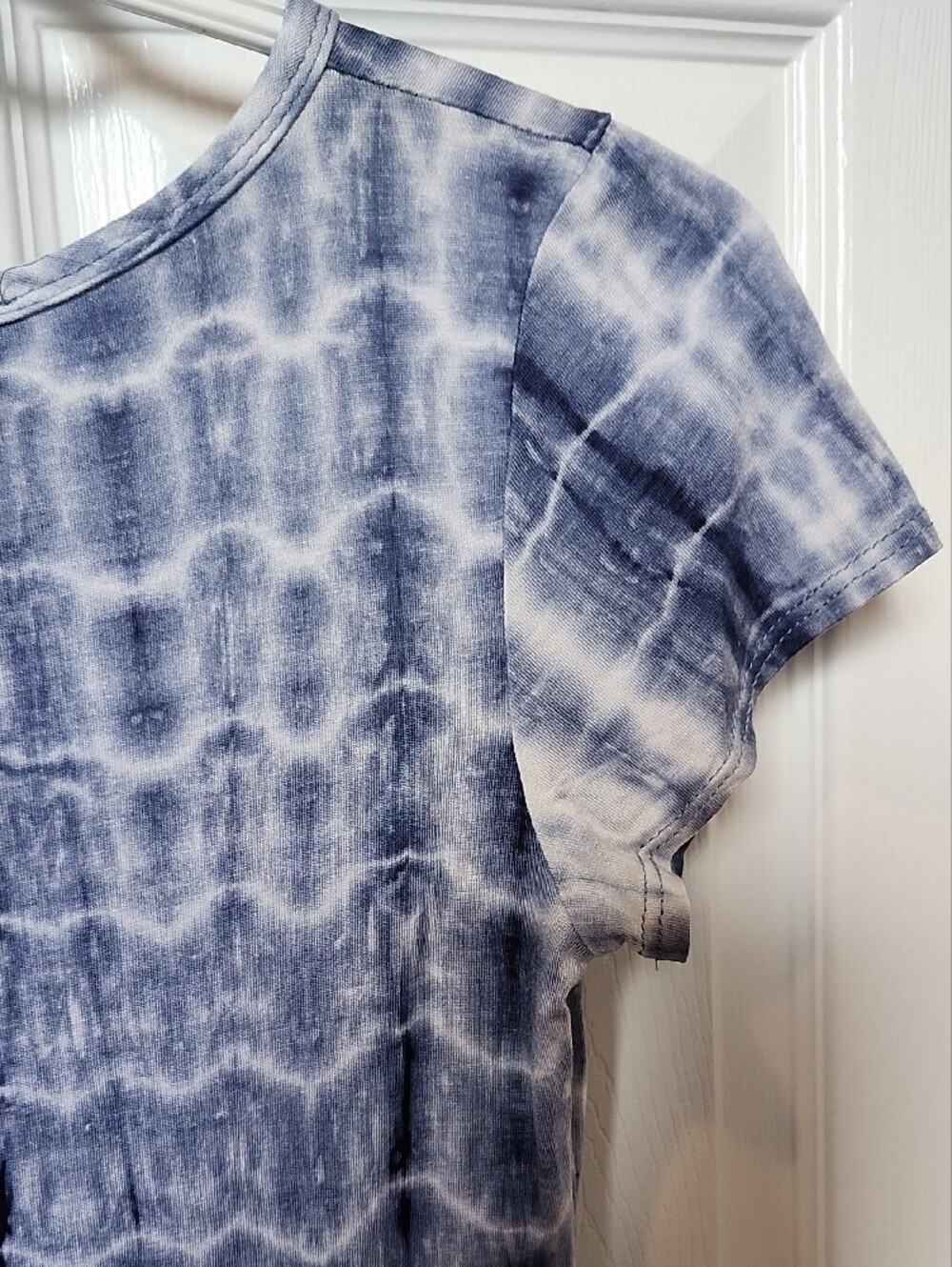 Olivia Rae Navy and White Tie-Dye Knot Side Tunic Dress With Short Sleeves - Picture 6 of 13